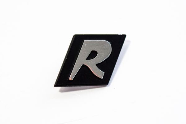 CIF-5737 Cif TARGHETTA"R" ANTERIORE PER VESPA GRANT 